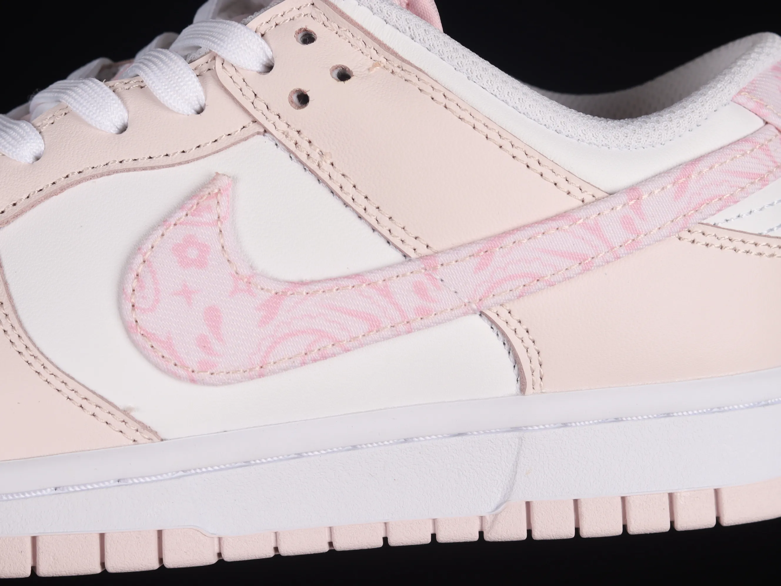 All categories Nk SB Dunk series Nk SB Dunk Low low-top sneakers C version Nk Dunk Low "Pink Paisley" Sakura pink SB low-top sports and leisure sneakers FD1449-100